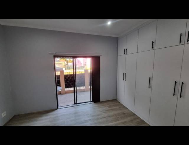 1 BEDROOM APARTMENT FOR SALE IN SELECTION PARK
